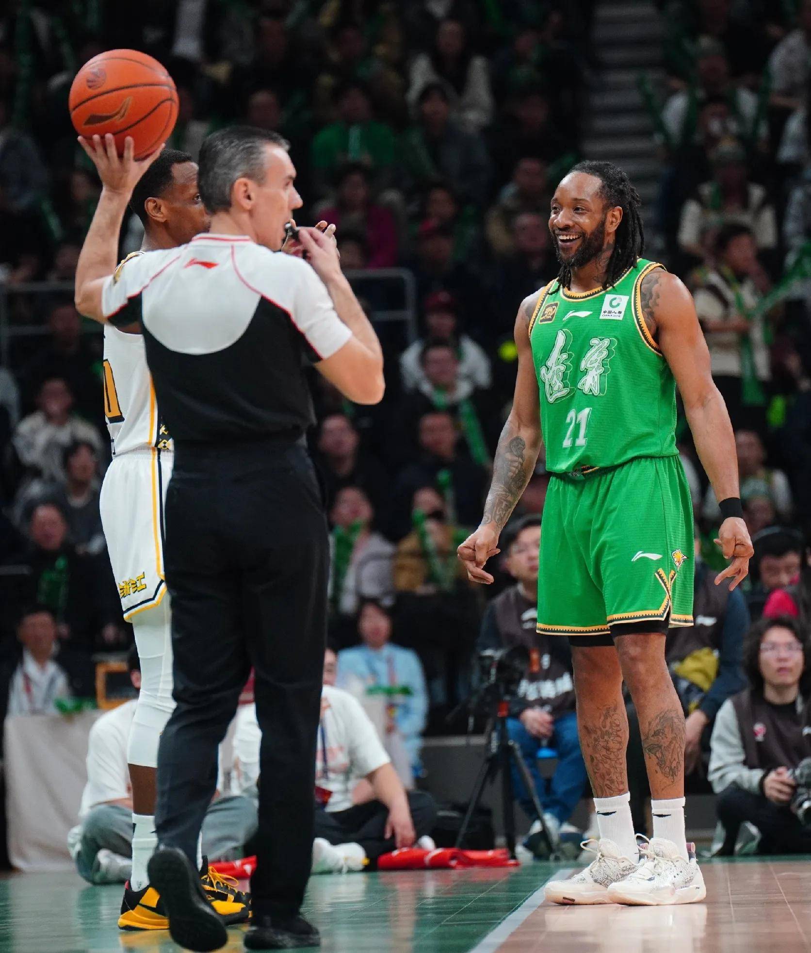 九游互动体验包含CBA常规赛赛程吃紧；费城76人集结日强势反弹；管理层满意；更衣室氛围转暖的词条